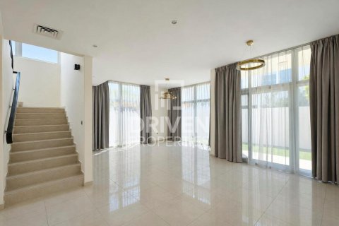 Villa à Dubai, 6 chambres, 322 m², № 145442