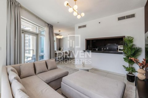 Appartement à The Lofts, Downtown Dubai (Downtown Burj Dubai), Dubai, 2 chambres, 120.5 m², № 144331 - photo 2