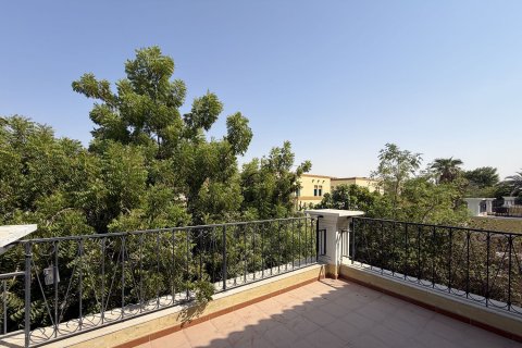 Villa in Jumeirah Park, Dubai 3 bedrooms, 374 sq.m. № 145721 - photo 9