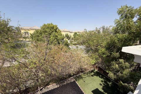 Villa in Jumeirah Park, Dubai 3 bedrooms, 374 sq.m. № 145721 - photo 18
