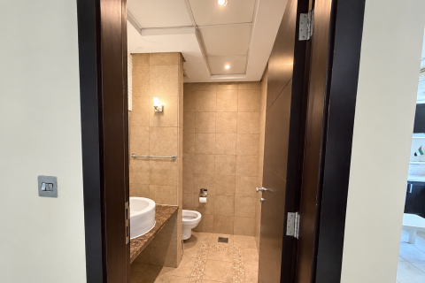 Villa in Jumeirah Park, Dubai 3 bedrooms, 374 sq.m. № 145721 - photo 17
