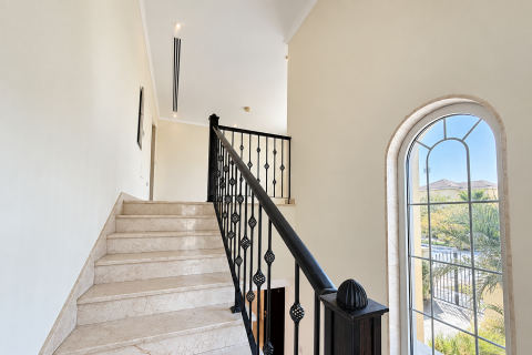 Villa in Jumeirah Park, Dubai 3 bedrooms, 374 sq.m. № 145721 - photo 6