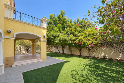 Villa in Jumeirah Park, Dubai 3 bedrooms, 374 sq.m. № 145721 - photo 5