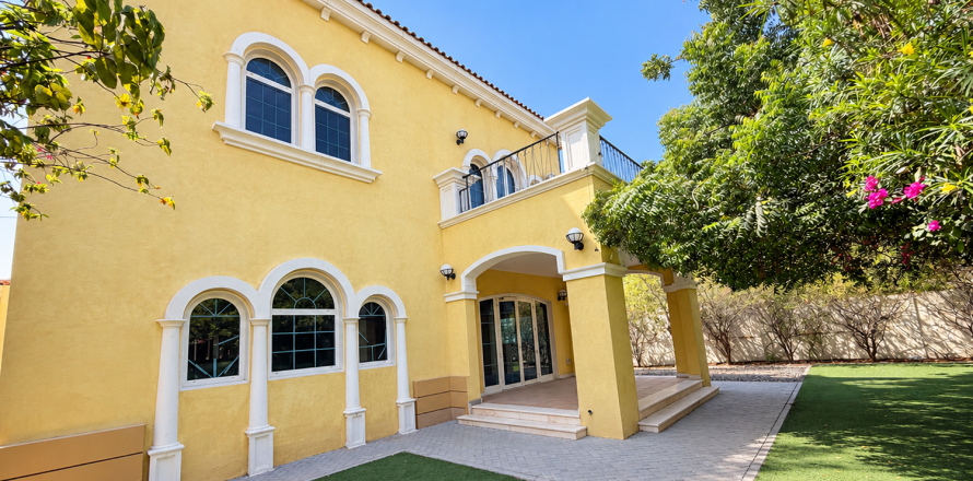 Villa in Jumeirah Park, Dubai 3 bedrooms, 374 sq.m. № 145721