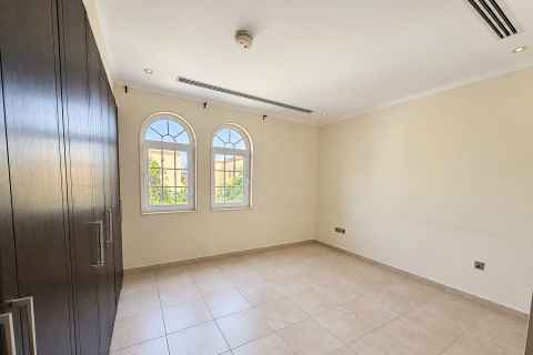 Villa in Jumeirah Park, Dubai 3 bedrooms, 374 sq.m. № 145721 - photo 13