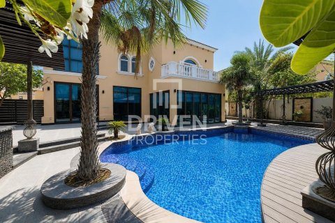 Villa en Jumeirah Park, Dubai, 5 dormitorios, 932.28 m², № 144445 - foto 2