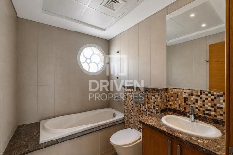 Villa en Jumeirah Park, Dubai, 5 dormitorios, 932.28 m², № 144445 - foto 25