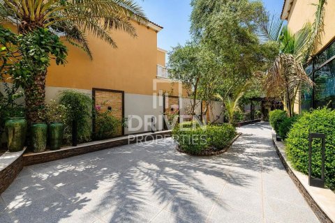 Villa en Jumeirah Park, Dubai, 5 dormitorios, 932.28 m², № 144445 - foto 30