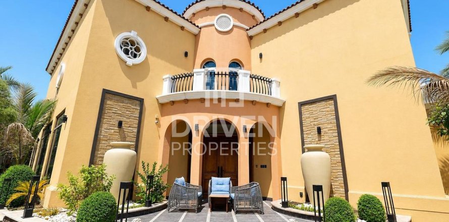 Villa en Jumeirah Park, Dubai, 5 dormitorios, 932.28 m², № 144445