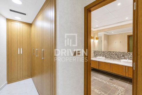 Villa en Jumeirah Park, Dubai, 5 dormitorios, 932.28 m², № 144445 - foto 16
