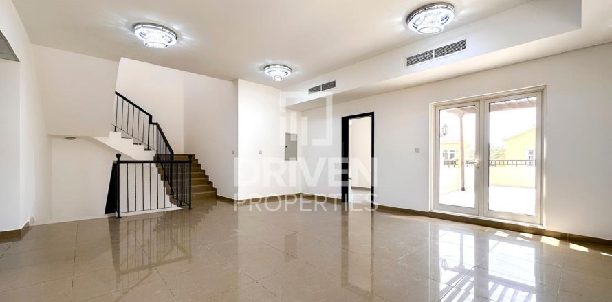 Вилла в The Villa, Дубай, 5 спален, 925.04м², № 128086