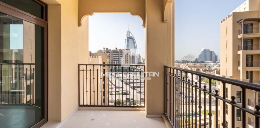 Квартира в Madinat Jumeirah Living, Умм-Сукейм, Дубай, 4 спальни, 247м², № 15668
