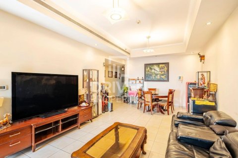 Снять в аренду квартиру в Churchill Towers, Бизнес-Бэй, Дубай: 2 спальни, 136.75м², № 129539 - фото 15