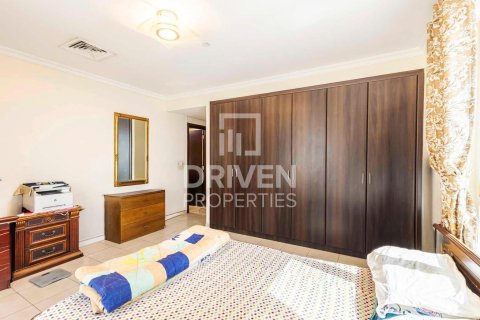 Снять в аренду квартиру в Churchill Towers, Бизнес-Бэй, Дубай: 2 спальни, 136.75м², № 129539 - фото 10