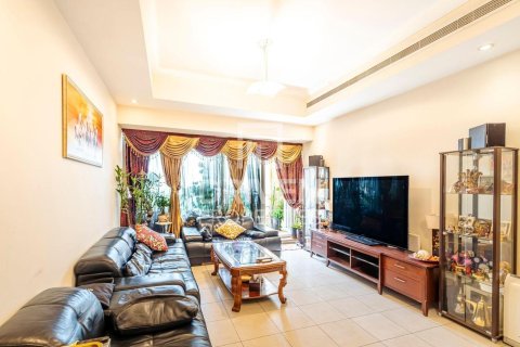 Снять в аренду квартиру в Churchill Towers, Бизнес-Бэй, Дубай: 2 спальни, 136.75м², № 129539 - фото 12