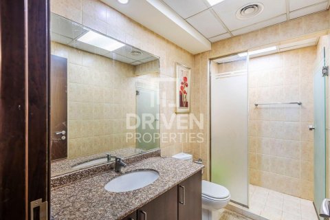 Снять в аренду квартиру в Churchill Towers, Бизнес-Бэй, Дубай: 2 спальни, 136.75м², № 129539 - фото 5