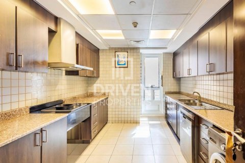 Снять в аренду квартиру в Churchill Towers, Бизнес-Бэй, Дубай: 2 спальни, 136.75м², № 129539 - фото 6