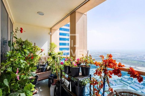 Снять в аренду квартиру в Churchill Towers, Бизнес-Бэй, Дубай: 2 спальни, 136.75м², № 129539 - фото 2