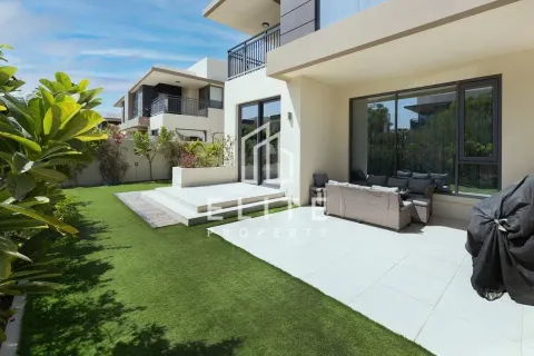 Villa in Maple at Dubai Hills Estate, Dubai Hills Estate, Dubai 5 bedrooms, 303 sq.m. № 121548 - photo 2