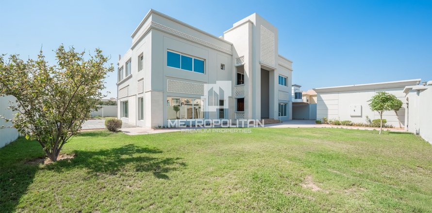 Villa in Al Barsha, Dubai 6 bedrooms, 929 sq.m. № 73695