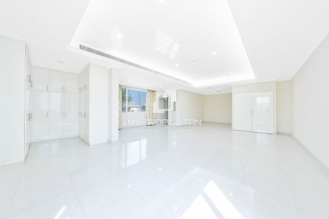 Villa in Al Barsha, Dubai 6 bedrooms, 929 sq.m. № 73695 - photo 17