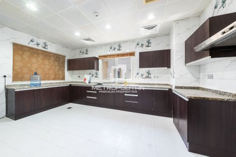 Villa in Al Barsha, Dubai 6 bedrooms, 929 sq.m. № 73695 - photo 11