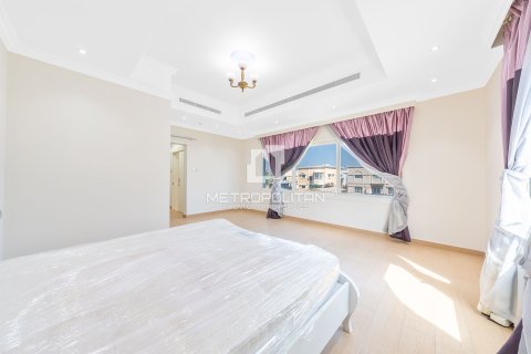 Villa in Al Barsha, Dubai 6 bedrooms, 929 sq.m. № 73695 - photo 26