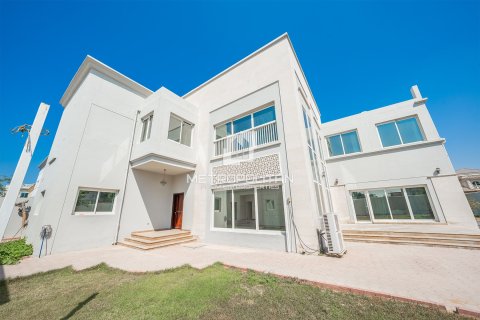 Villa in Al Barsha, Dubai 6 bedrooms, 929 sq.m. № 73695 - photo 2