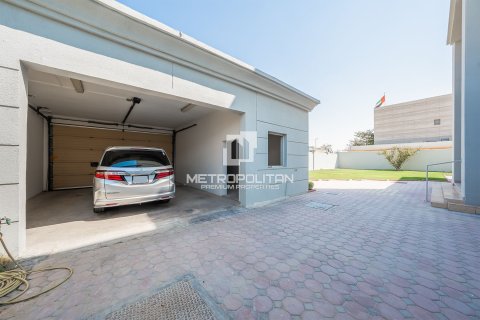 Villa in Al Barsha, Dubai 6 bedrooms, 929 sq.m. № 73695 - photo 27