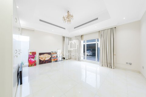 Villa in Al Barsha, Dubai 6 bedrooms, 929 sq.m. № 73695 - photo 7