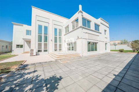 Villa in Al Barsha, Dubai 6 bedrooms, 929 sq.m. № 73695 - photo 14