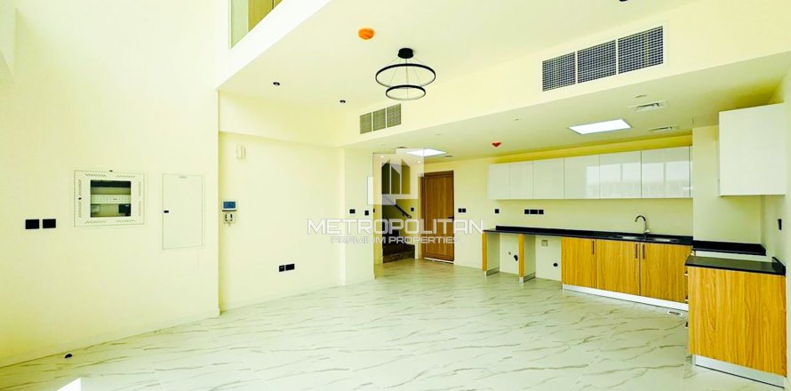 Townhouse in Dubai Land, Dubai 3 bedrooms, 146 sq.m. № 73702