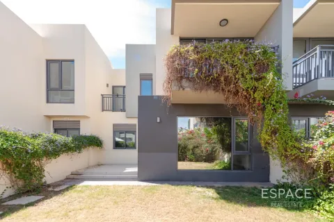 Villa à Dubai Hills Estate, Dubai, 3 chambres, 211 m², № 122906