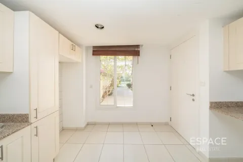 Villa en Springs 6, The Springs, Dubai, 3 dormitorios, 209 m², № 122905 - foto 4