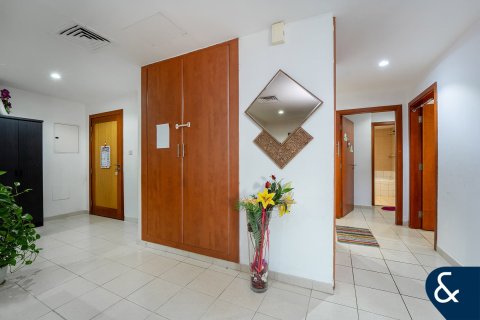 Appartement à Greens, Dubai, 2 chambres, 107 m², № 75942 - photo 11