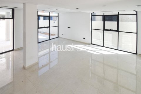 Villa in Jumeirah Park, Dubai 4 bedrooms, 421 sq.m. № 43410 - photo 2
