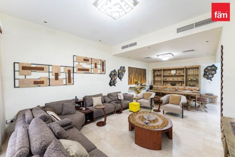 Townhouse in Dubai 4 bedrooms, 328.7 sq.m. № 134842