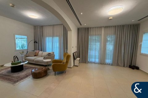 Villa en Jumeirah Village Triangle, Dubai, 2 dormitorios, 661 m², № 88548 - foto 5