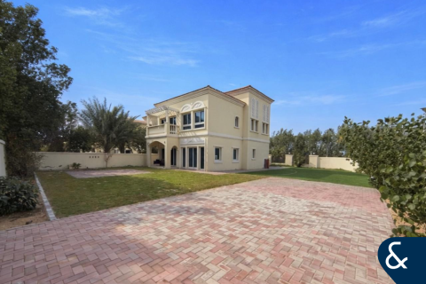 Villa à Jumeirah Village Triangle, Dubai, 2 chambres, 661 m², № 88548