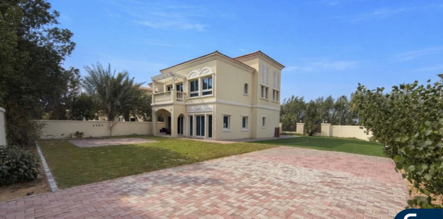 Villa en Jumeirah Village Triangle, Dubai, 2 dormitorios, 661 m², № 88548