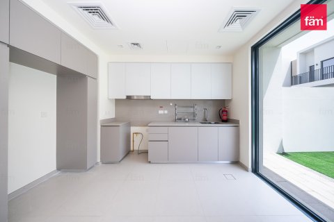 Townhouse in Dubai 3 bedrooms, 140.8 sq.m. № 115790 - photo 2