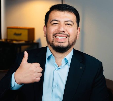 AKMAL RUSTAMI