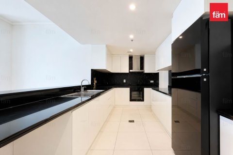 Apartment in Dubai Marina, Dubai 3 bedrooms, 175.7 sq.m. № 139296 - photo 7
