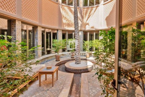 Villa in Signature Villas, Palm Jumeirah, Dubai 5 bedrooms, 1525 sq.m. № 7402 - photo 15