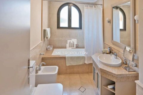 Villa in Signature Villas, Palm Jumeirah, Dubai 5 bedrooms, 1525 sq.m. № 7402 - photo 13