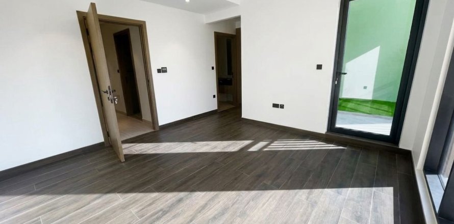 Townhouse in Dubai 4 bedrooms, 144 sq.m. № 110732