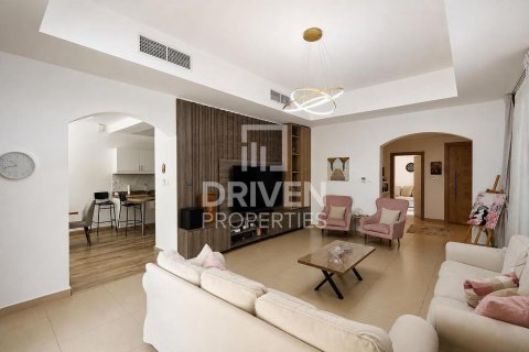 Снять в аренду виллу в Dubai Silicon Oasis, Дубай: 3 спальни, 311.97м², № 128594 - фото 2