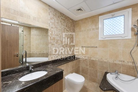 Снять в аренду виллу в Dubai Silicon Oasis, Дубай: 3 спальни, 311.97м², № 128594 - фото 17