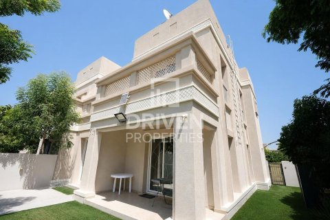 Снять в аренду виллу в Dubai Silicon Oasis, Дубай: 3 спальни, 311.97м², № 128594 - фото 27