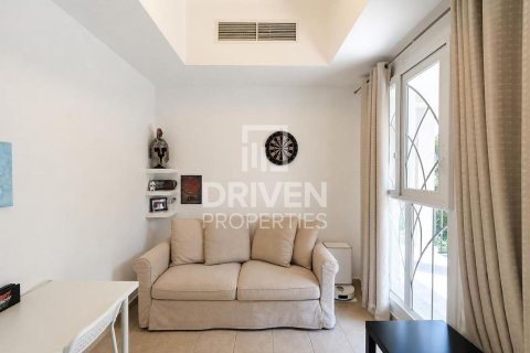 Снять в аренду виллу в Dubai Silicon Oasis, Дубай: 3 спальни, 311.97м², № 128594 - фото 11